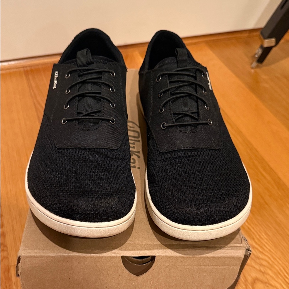 OluKai Men's Black Knit Lace-Up Sneakers with White Sole